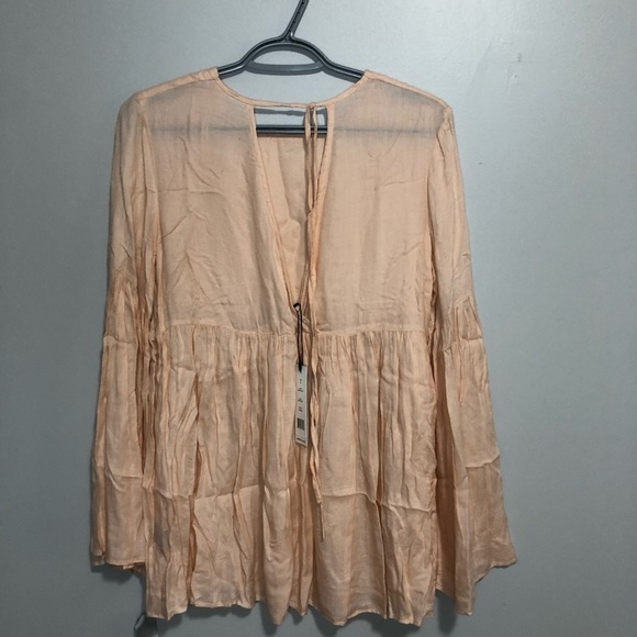 Walter Baker Sophie Bell Sleeve Boho Peasant Long Sleeve Flowy Blouse Light Pink - Picture 4 of 8